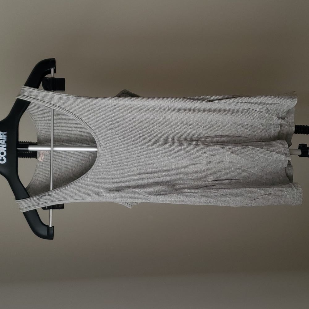 Gray Gap maternity ribbed tank top in size Large, NWOT